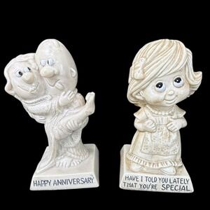 Vintage Russ Wallace Berries Statue Resin Figures 1970s Made In USA Lot of 2